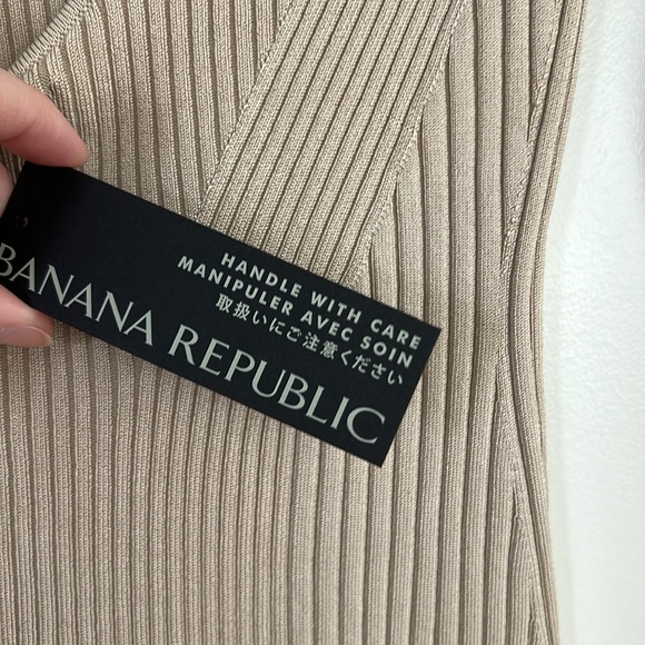 Banana Republic scoop back sweater - Picture 7 of 10